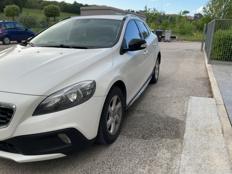 Volvo V40 Cross Country 2.0 D3 Nova Plus Edition 2013 – снимка 2