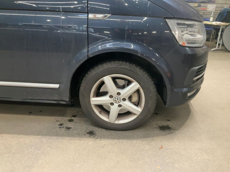 Volkswagen T6 Multivan 2.0 TDI Highline 4Motion 2017 – снимка 11