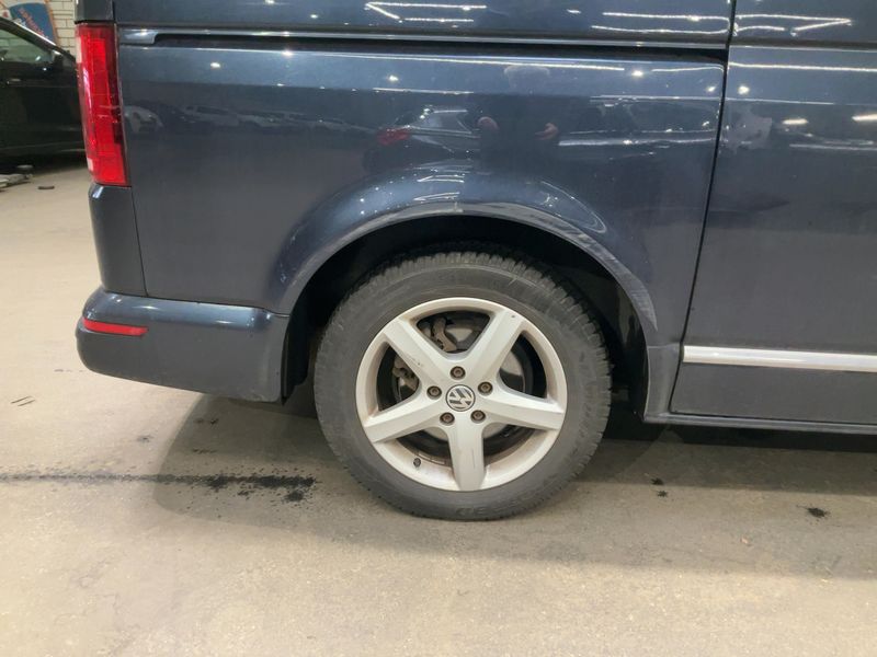 Volkswagen T6 Multivan 2.0 TDI Highline 4Motion 2017 – снимка 9