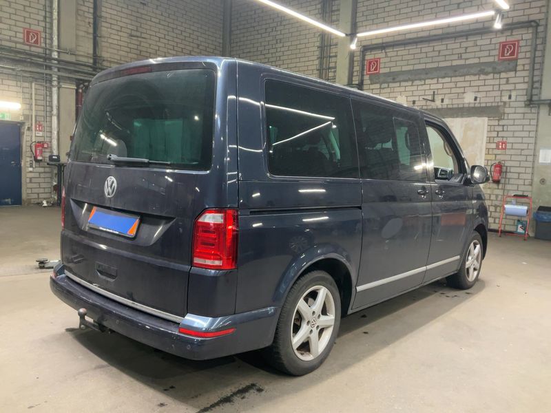 Volkswagen T6 Multivan 2.0 TDI Highline 4Motion 2017 – снимка 8