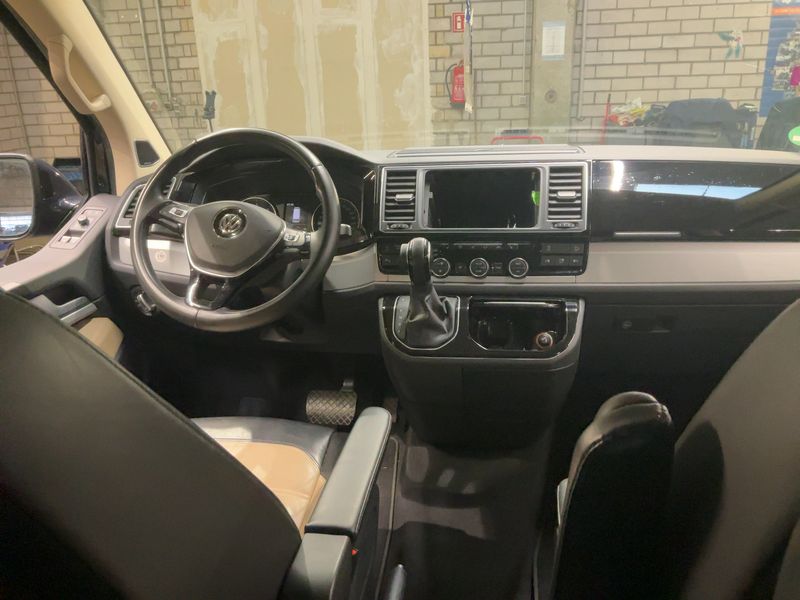 Volkswagen T6 Multivan 2.0 TDI Highline 4Motion 2017 – снимка 18