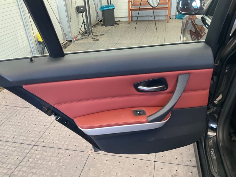 BMW 3er 330d 2010 – снимка 31