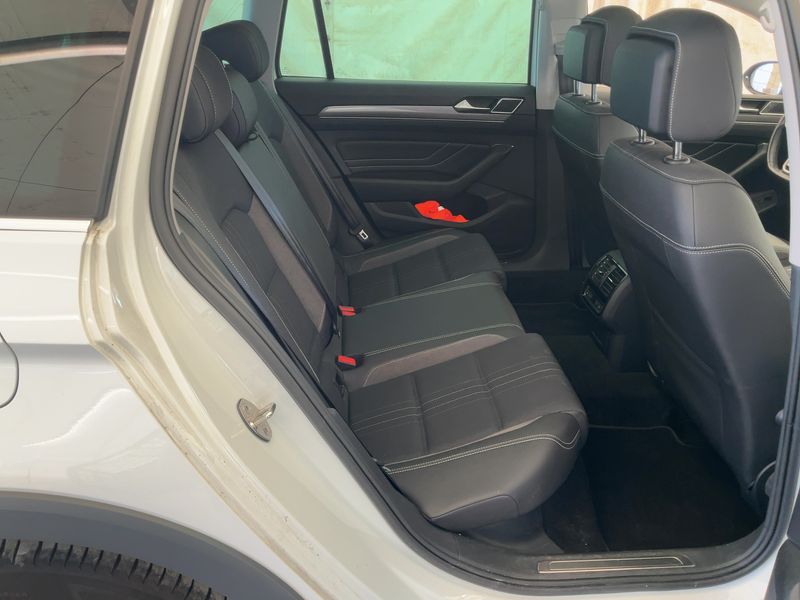 Volkswagen Passat Alltrack 2.0 TDI 4Motion 2021 – снимка 19