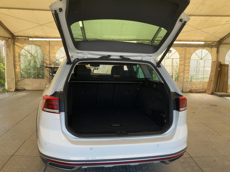 Volkswagen Passat Alltrack 2.0 TDI 4Motion 2021 – снимка 15