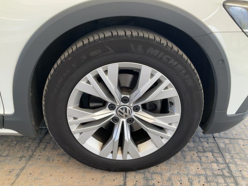 Volkswagen Passat Alltrack 2.0 TDI 4Motion 2021 – снимка 11