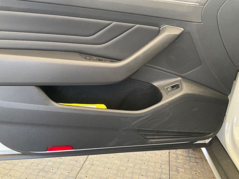 Volkswagen Passat Alltrack 2.0 TDI 4Motion 2021 – снимка 24