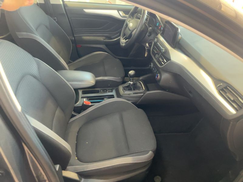 Ford Focus 1.5 TDCi EcoBlue Business 2019 – снимка 16