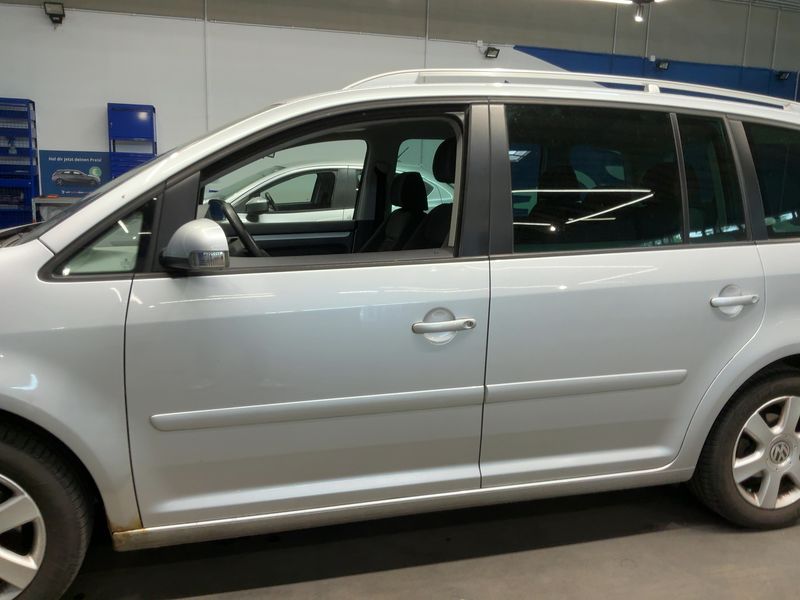 Volkswagen Touran 2.0 TDI Goal 2006 – снимка 4