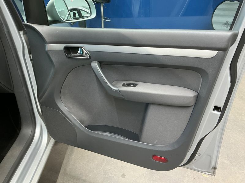 Volkswagen Touran 2.0 TDI Goal 2006 – снимка 32