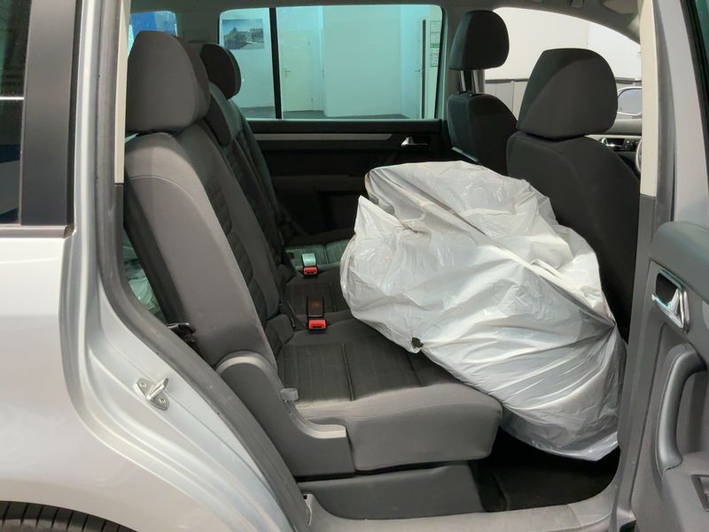 Volkswagen Touran 2.0 TDI Goal 2006 – снимка 20