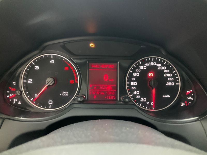 Audi Q5 2.0 TDI quattro 2011 – снимка 19