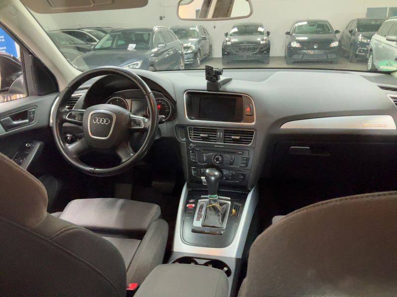 Audi Q5 2.0 TDI quattro 2011 – снимка 18