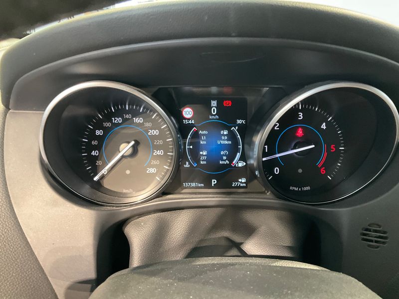 Jaguar F-Pace 30d Prestige AWD 2017 – снимка 19