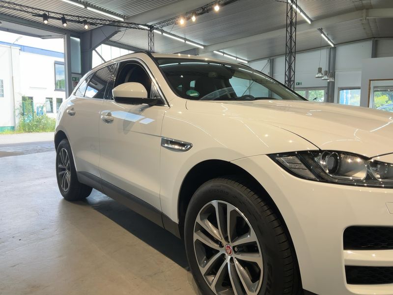 Jaguar F-Pace 30d Prestige AWD 2017 – снимка 12