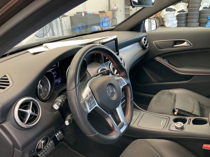 Mercedes-Benz GLA-Klasse GLA 220 d AMG Line 2015 – снимка 28