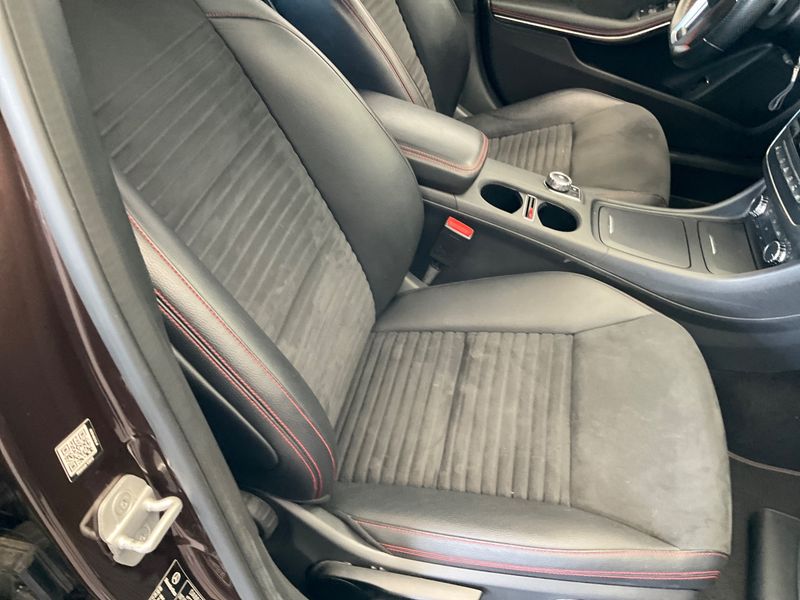 Mercedes-Benz GLA-Klasse GLA 220 d AMG Line 2015 – снимка 32