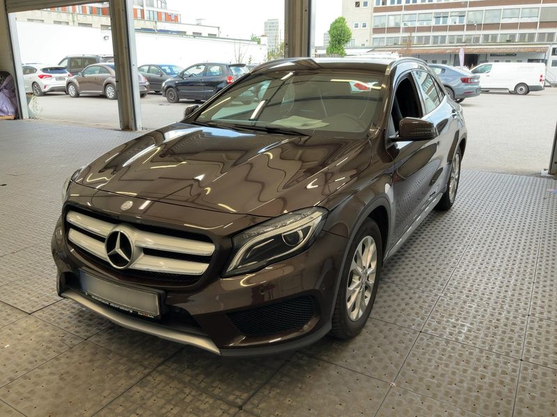 Mercedes-Benz GLA-Klasse GLA 220 d AMG Line 2015 – снимка 1