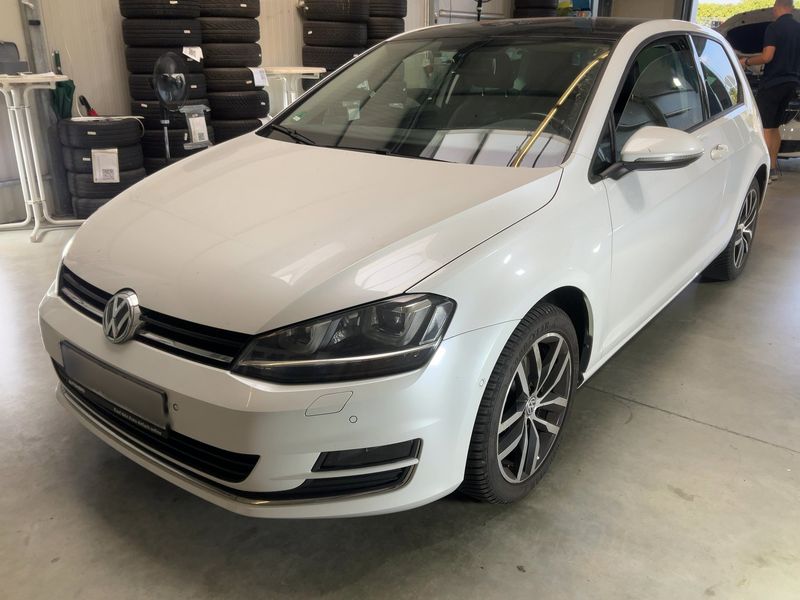 Volkswagen Golf VII 2.0 TDI Highline BlueMotion Tech 2013