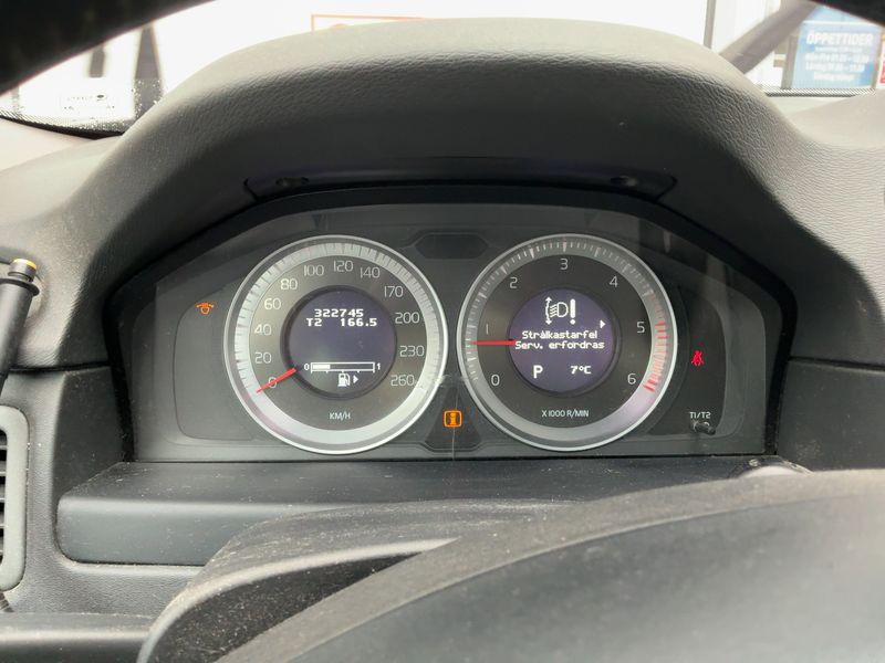 Volvo XC70 2.4 D5 Kinetic AWD 2012 – снимка 19