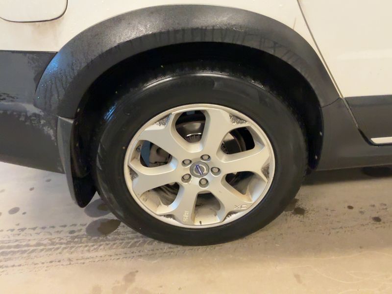 Volvo XC70 2.4 D5 Kinetic AWD 2012 – снимка 9
