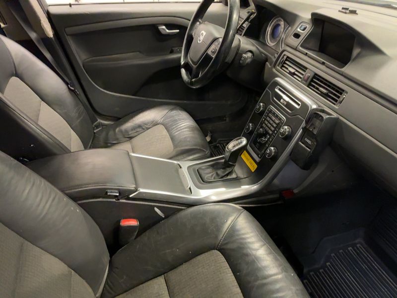 Volvo XC70 2.4 D5 Kinetic AWD 2012 – снимка 17