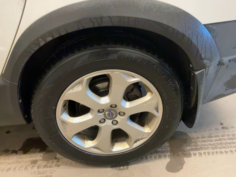 Volvo XC70 2.4 D5 Kinetic AWD 2012 – снимка 5
