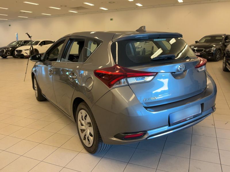 Toyota Auris 1.3 Comfort 2018 – снимка 6