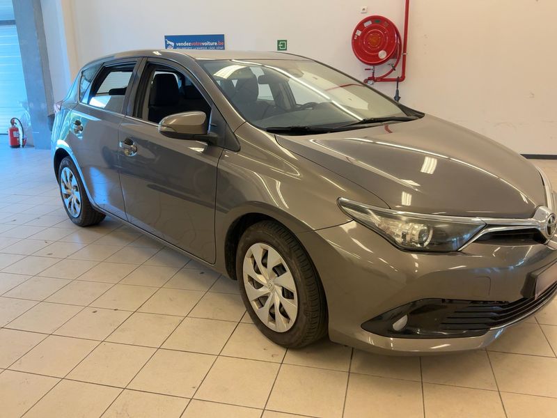 Toyota Auris 1.3 Comfort 2018 – снимка 12
