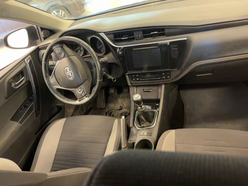 Toyota Auris 1.3 Comfort 2018 – снимка 18