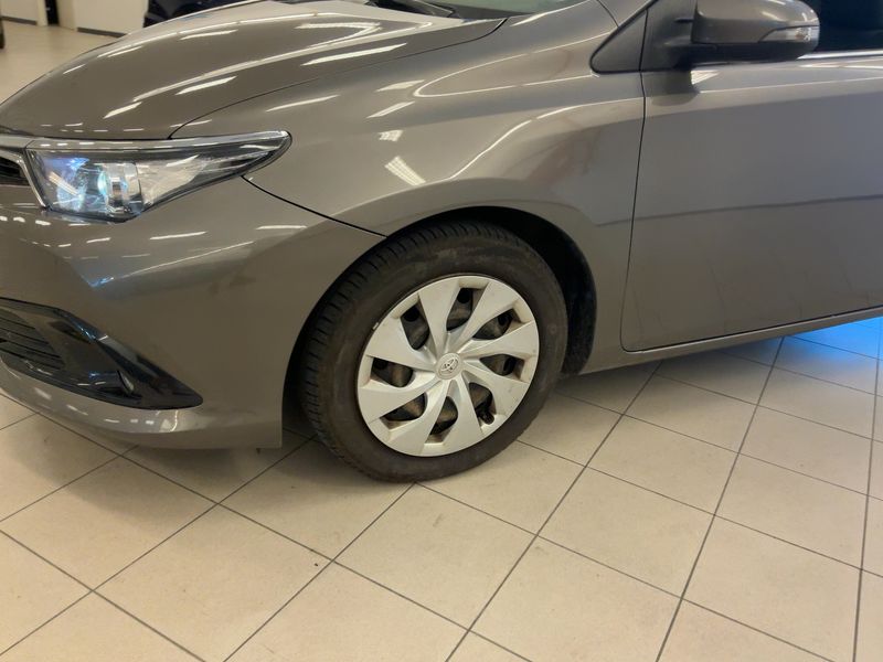 Toyota Auris 1.3 Comfort 2018 – снимка 3