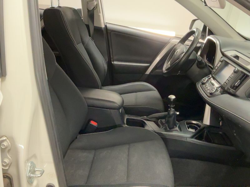 Toyota RAV 4 2.0 D-4D Edition 2016 – снимка 17