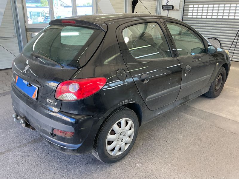 Peugeot 206+ 1.4 Urban 2011 – снимка 2