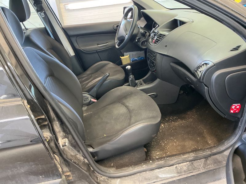 Peugeot 206+ 1.4 Urban 2011 – снимка 3