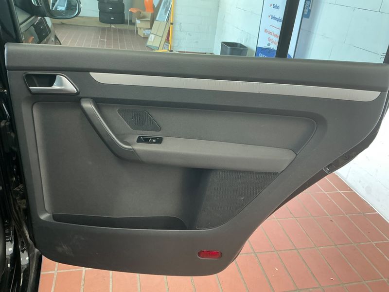 Volkswagen Touran 1.4 TSI Life 2013 – снимка 29