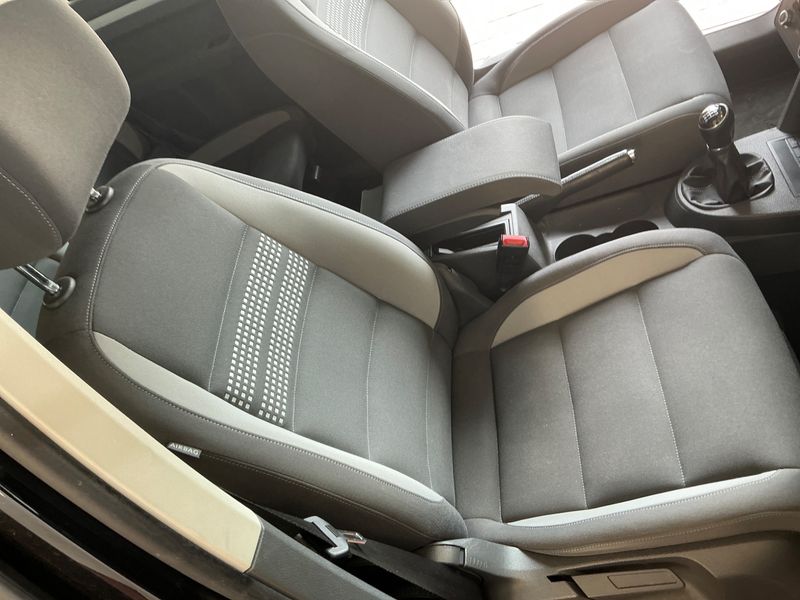 Volkswagen Touran 1.4 TSI Life 2013 – снимка 36