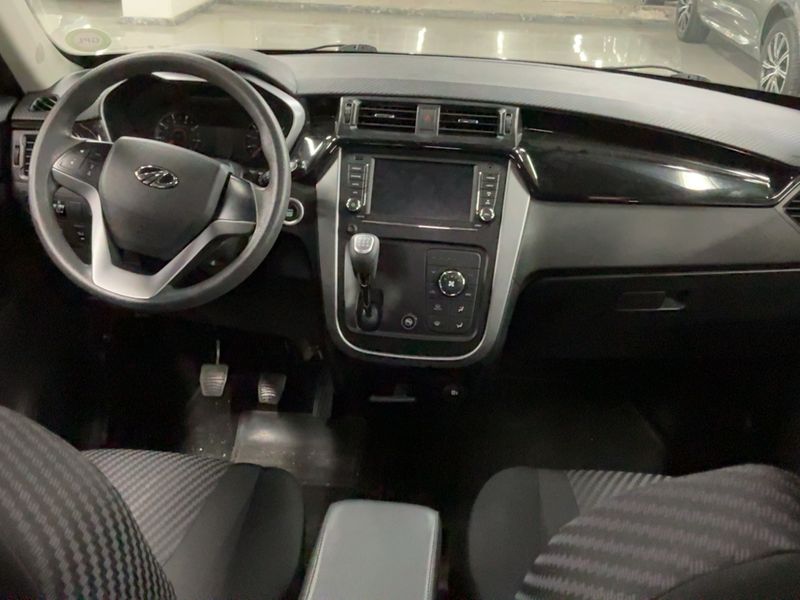 Mahindra KUV 100 1.2 K8 2022 – снимка 17