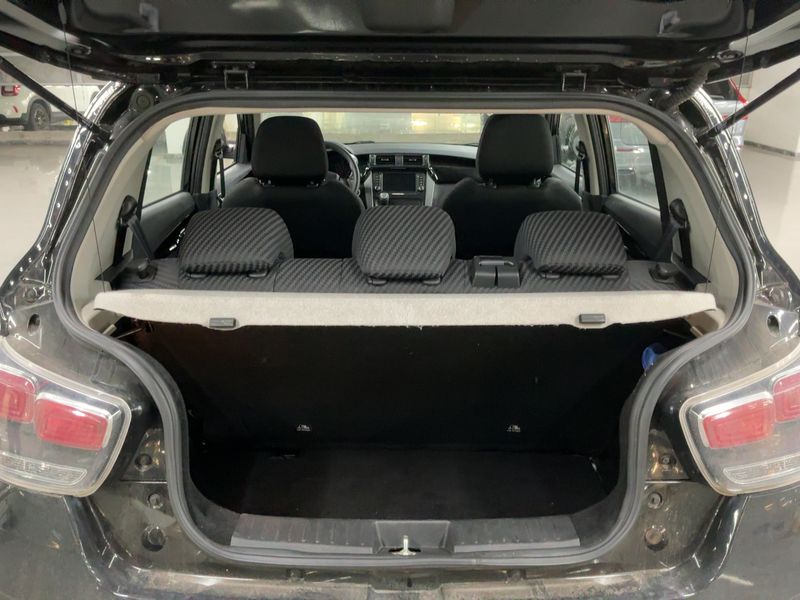 Mahindra KUV 100 1.2 K8 2022 – снимка 15