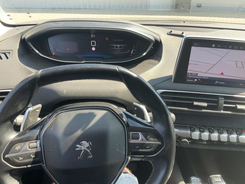 Peugeot 5008 1.5 Blue-HDi Allure 2018 – снимка 17