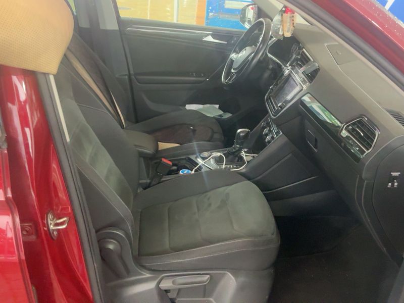Volkswagen Tiguan 2.0 TDI Sport 4Motion BlueMotion Tech 2016 – снимка 16