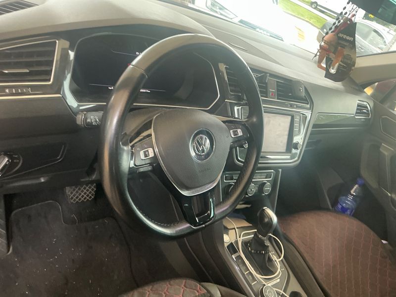 Volkswagen Tiguan 2.0 TDI Sport 4Motion BlueMotion Tech 2016 – снимка 25
