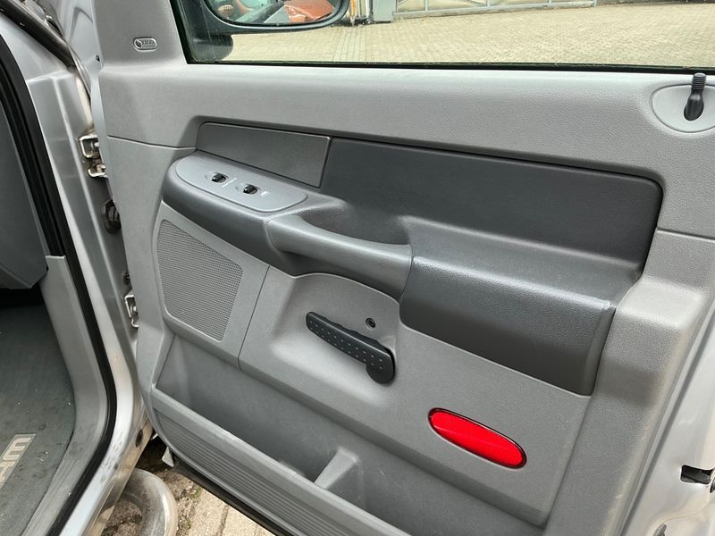 Dodge Ram 1500 5.7 V8 4x4 2007 – снимка 26