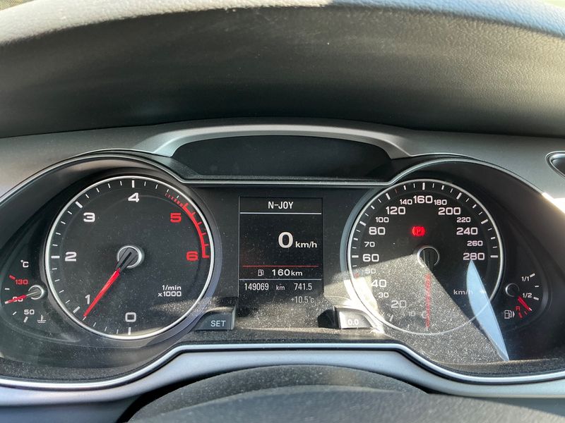 Audi A4 2.0 TDI clean diesel Attraction 2015 – снимка 13