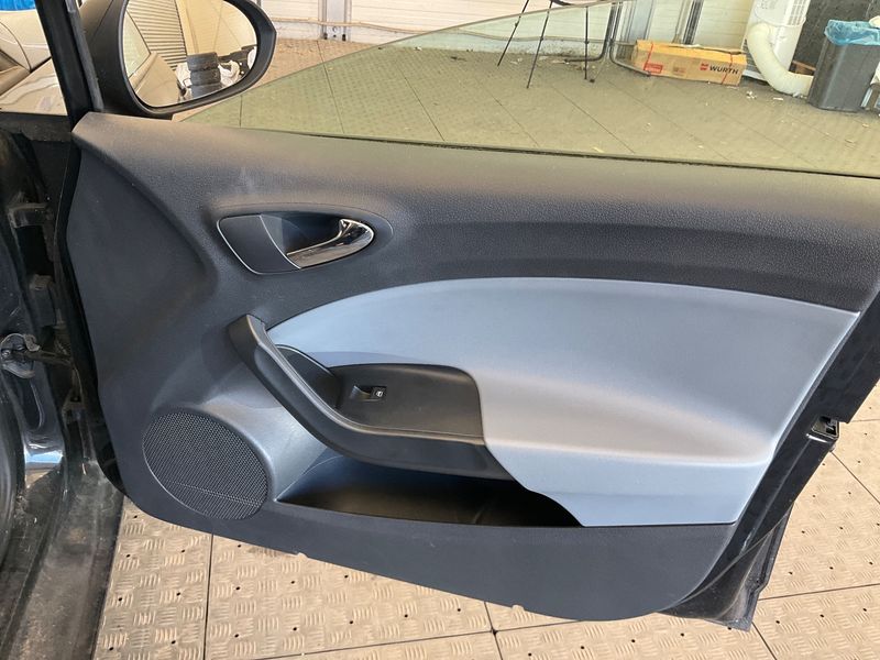 Seat Ibiza 1.2 TSI Stylance / Style 2014 – снимка 36