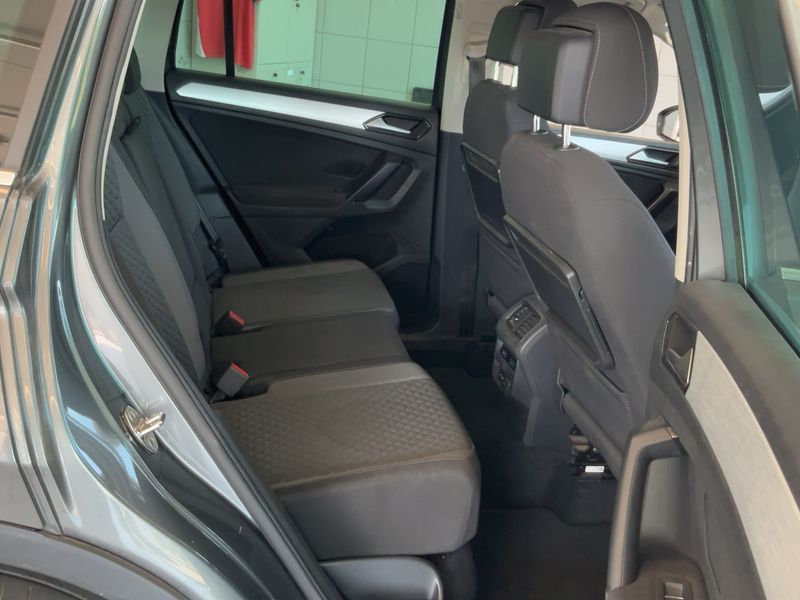 Volkswagen Tiguan 1.6 TDI Business BlueMotion Tech 2017 – снимка 19