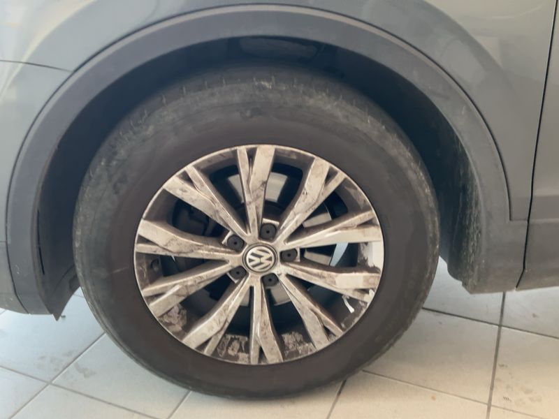Volkswagen Tiguan 1.6 TDI Business BlueMotion Tech 2017 – снимка 3