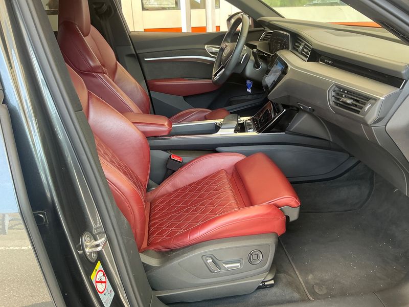 Audi e-tron S quattro 2021 – снимка 16
