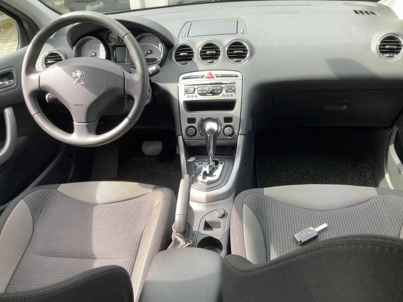 Peugeot 308 1.6 Active 2013 – снимка 17