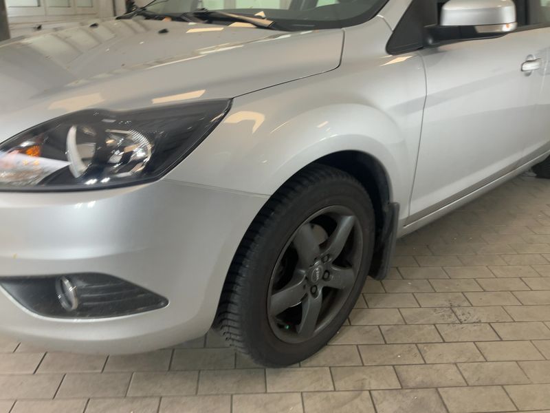 Ford Focus 1.6 Titanium 2010 – снимка 2