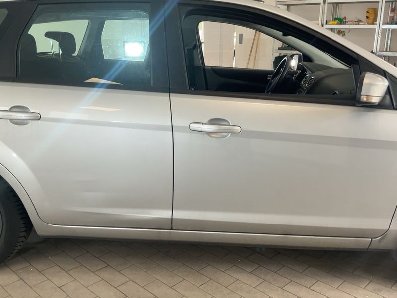 Ford Focus 1.6 Titanium 2010 – снимка 10