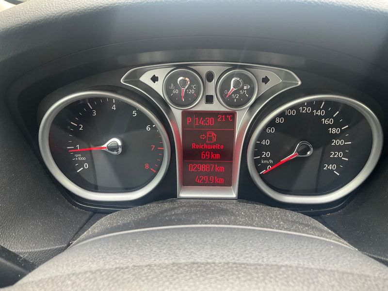 Ford Focus 1.6 Titanium 2010 – снимка 19